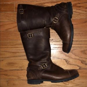 Brown leather ugg boots size 9